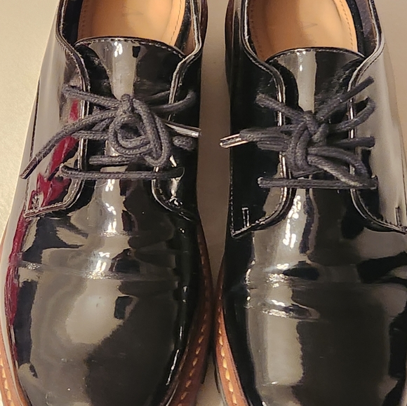 Black Patent laced up shoes, ladies size 8 made in Brazil, Apezzo, brand Agenda - Picture 2 of 6